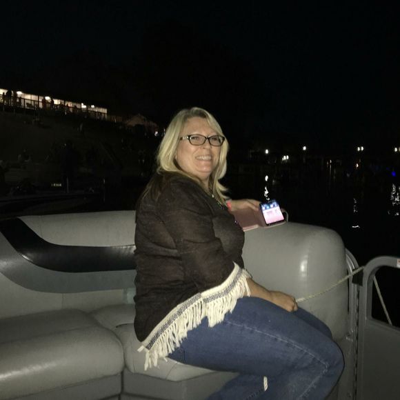 Meet your Posher, Stephanie - Picture 1 of 1